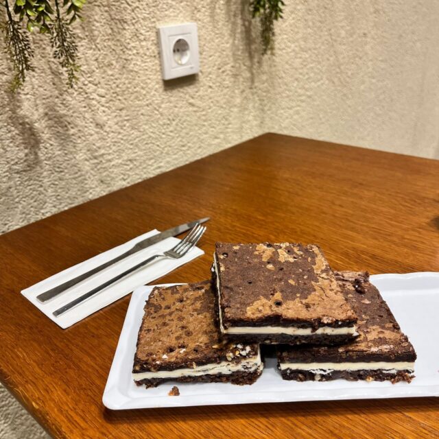beyaz-cikolatali-brownie-viadolci-en-uygun