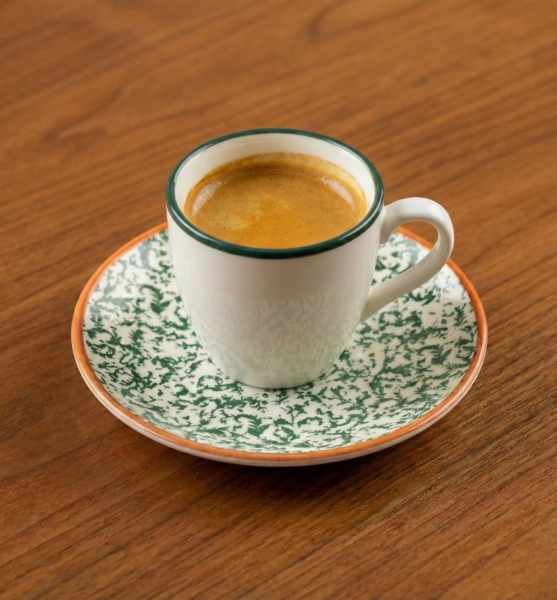 Viadolci espresso fincanı yoğun crema ve sıcak kahve