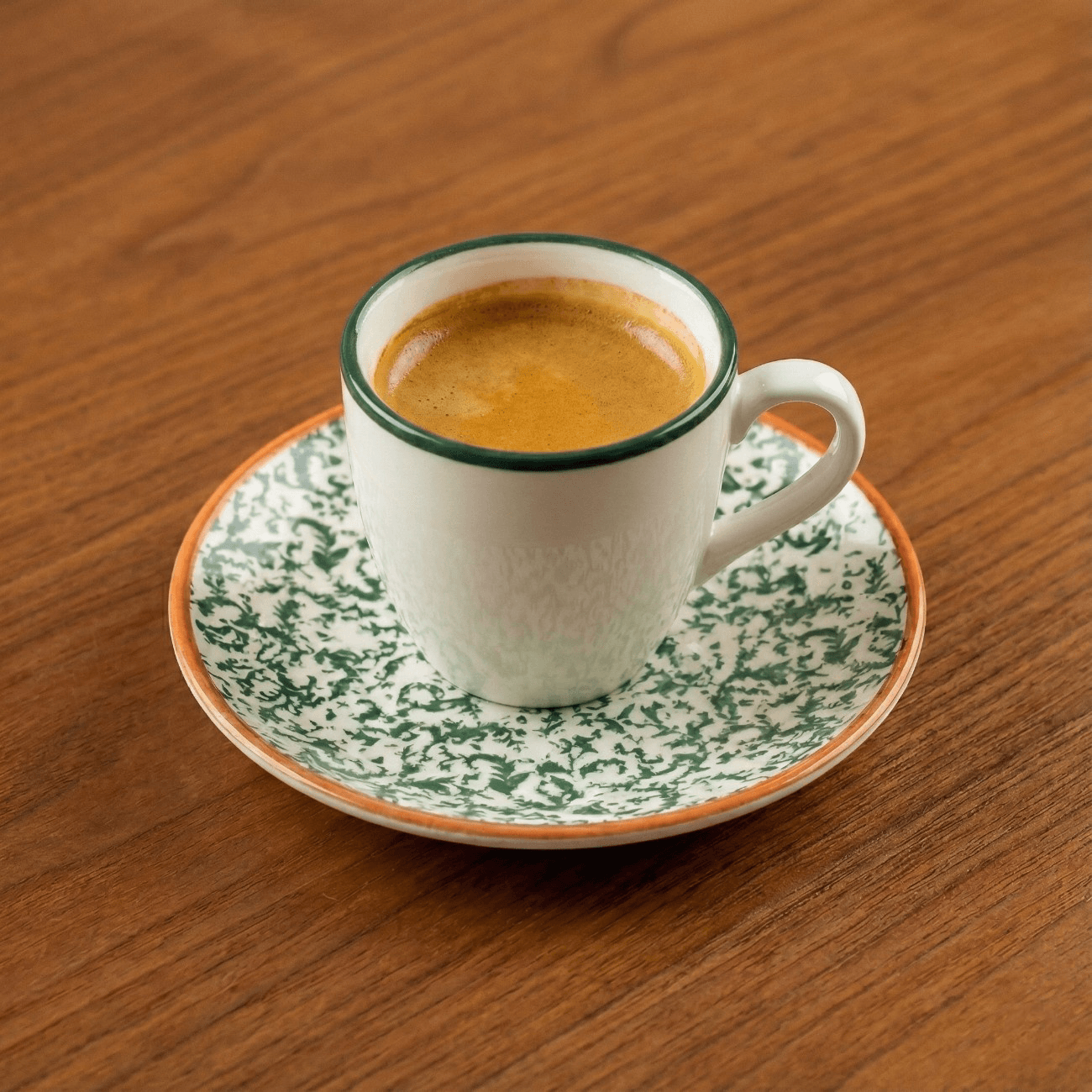 Viadolci espresso fincanı yoğun crema ve sıcak kahve